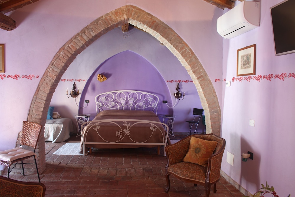 Luxury Suite photo 1
