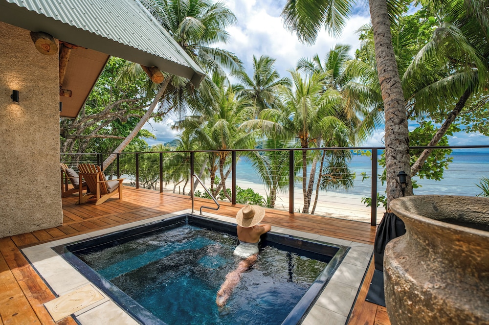 Beach Front Tree House With Plunge Pool