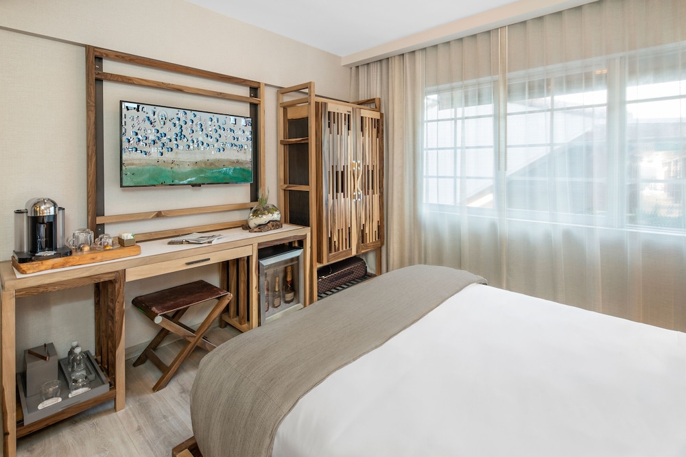 Superior Room, 1 Queen Bed - Photo 3