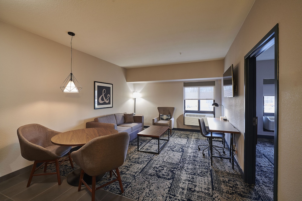 Suite, 1 Bedroom - Photo 3