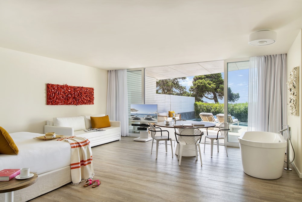Exclusive ME+ Junior Suite with Private Pool and Sea View - Photo 3