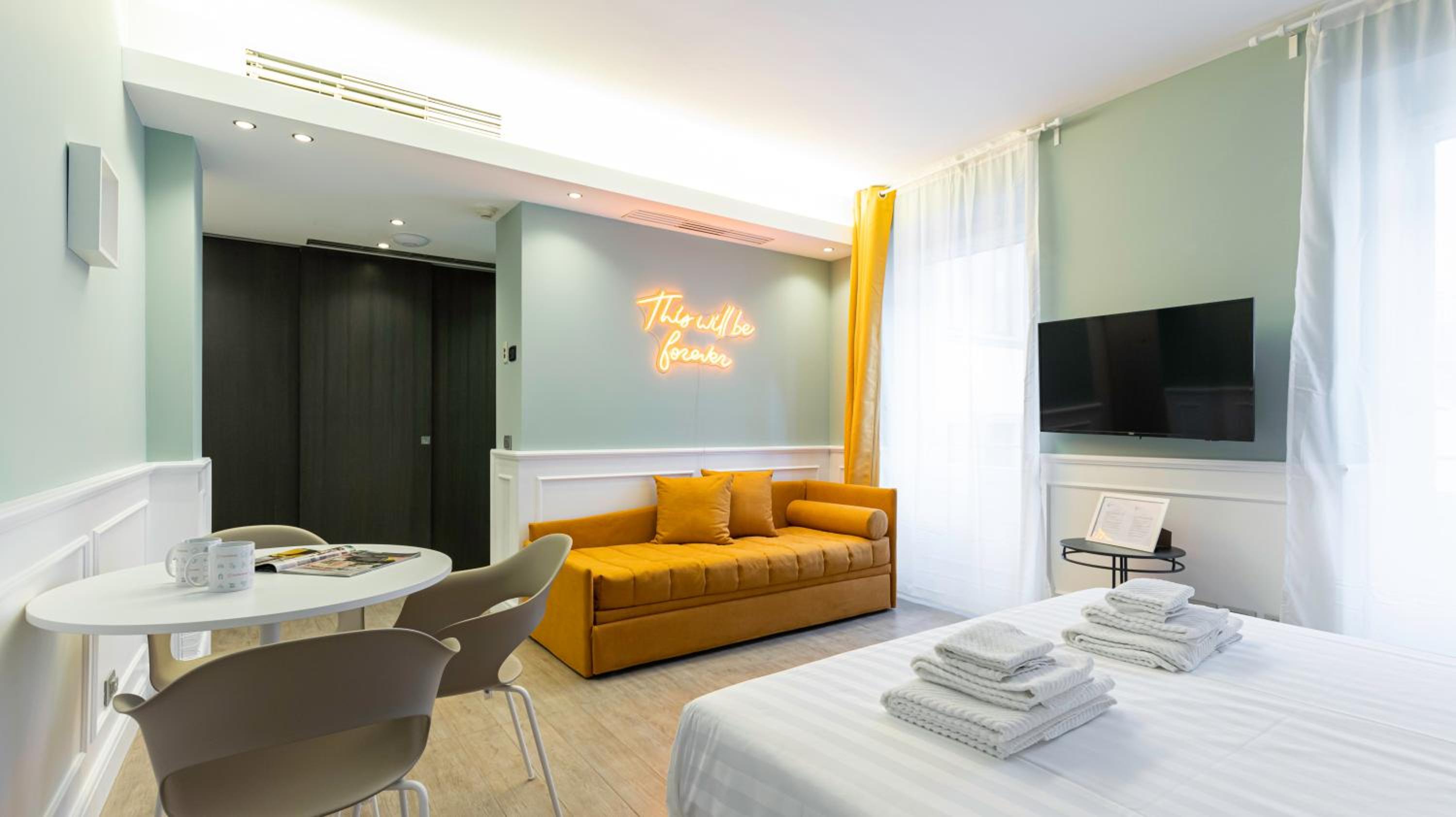 One-Bedroom Apartment
