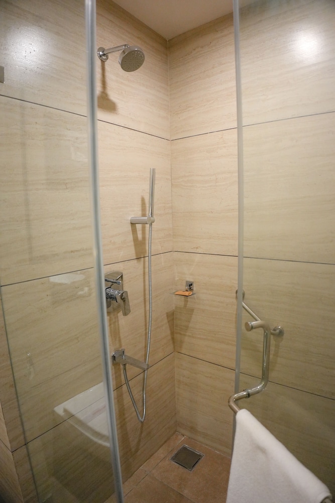 Suite - Photo 2