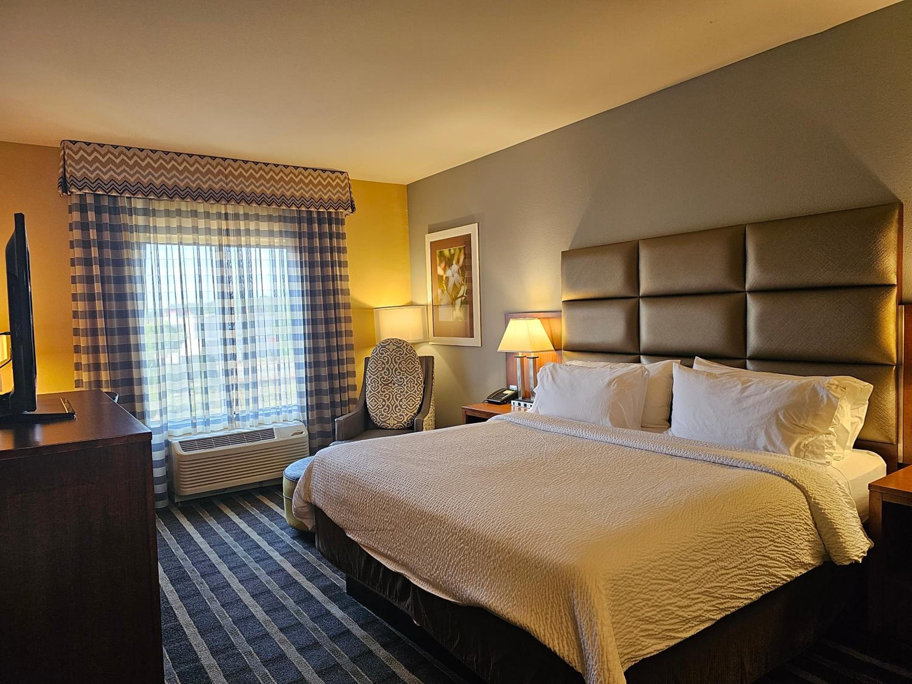 King Studio Suite - Hearing Accessible/Non-Smoking