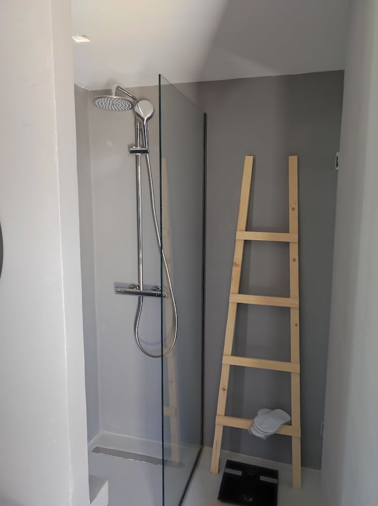 Superior Triple Room, Garden View photo 3