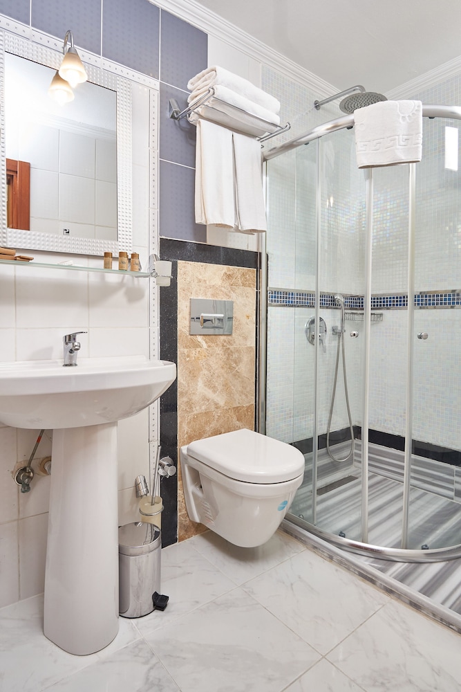 Superior Double Room Single Use, 1 King Bed photo 3