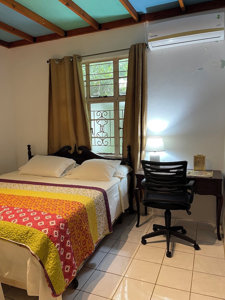 Economy Double or Twin Room, Multiple Beds, Non Smoking photo 1
