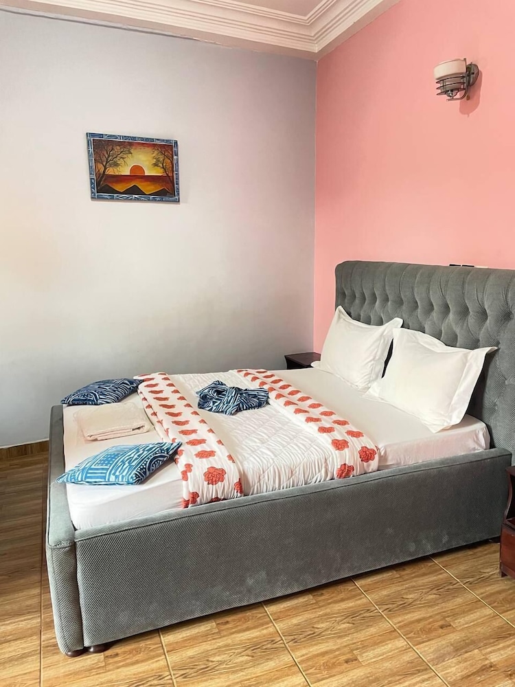 Comfort Room, 1 Bedroom, Balcony, Courtyard View