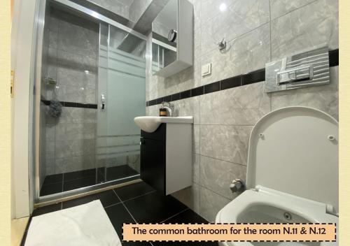 Single Room with Shared Shower and Toilet photo 1