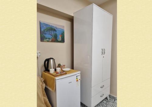 Single Room with Shared Shower and Toilet photo 2