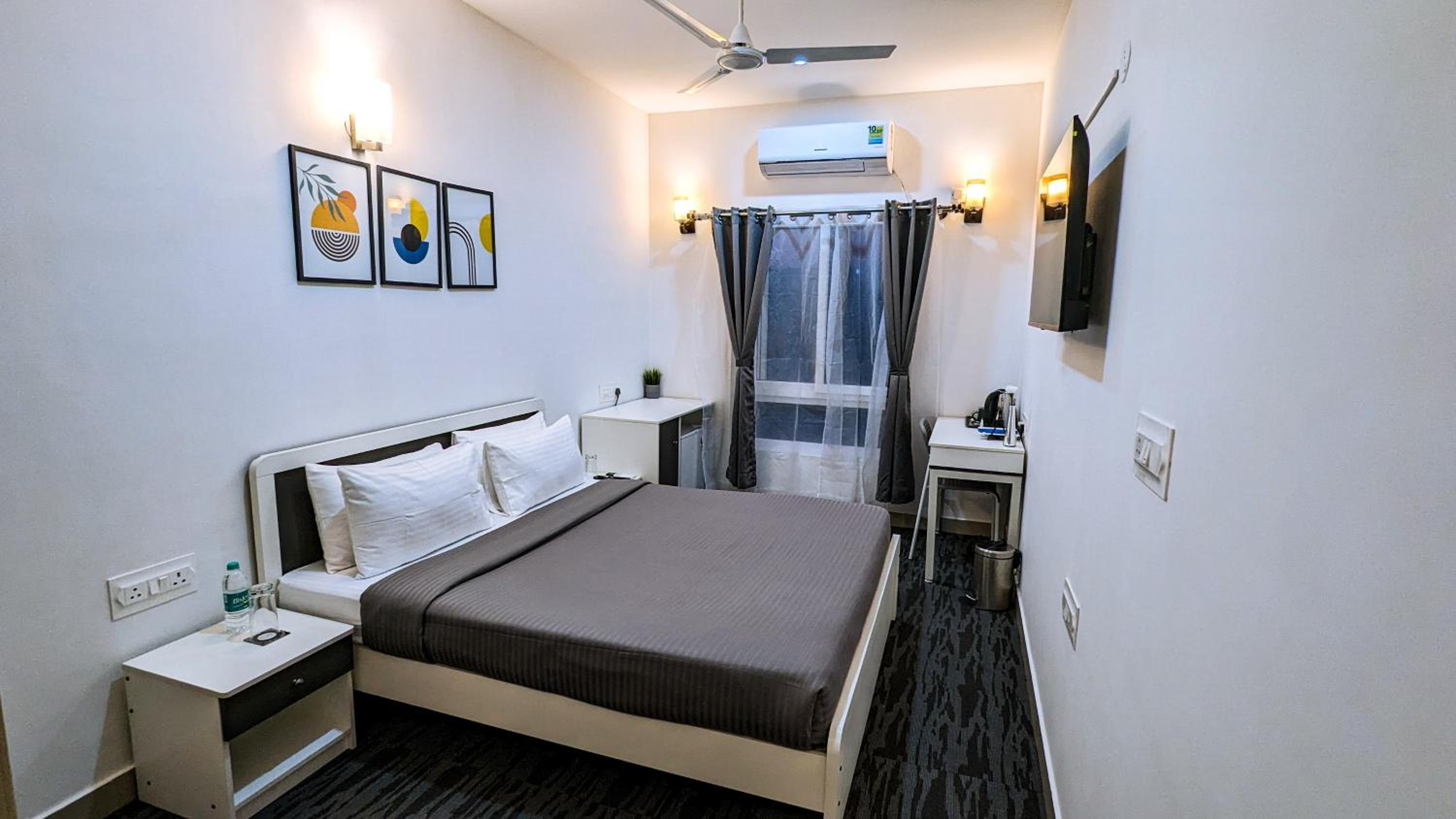 Deluxe Queen Room - Photo 3