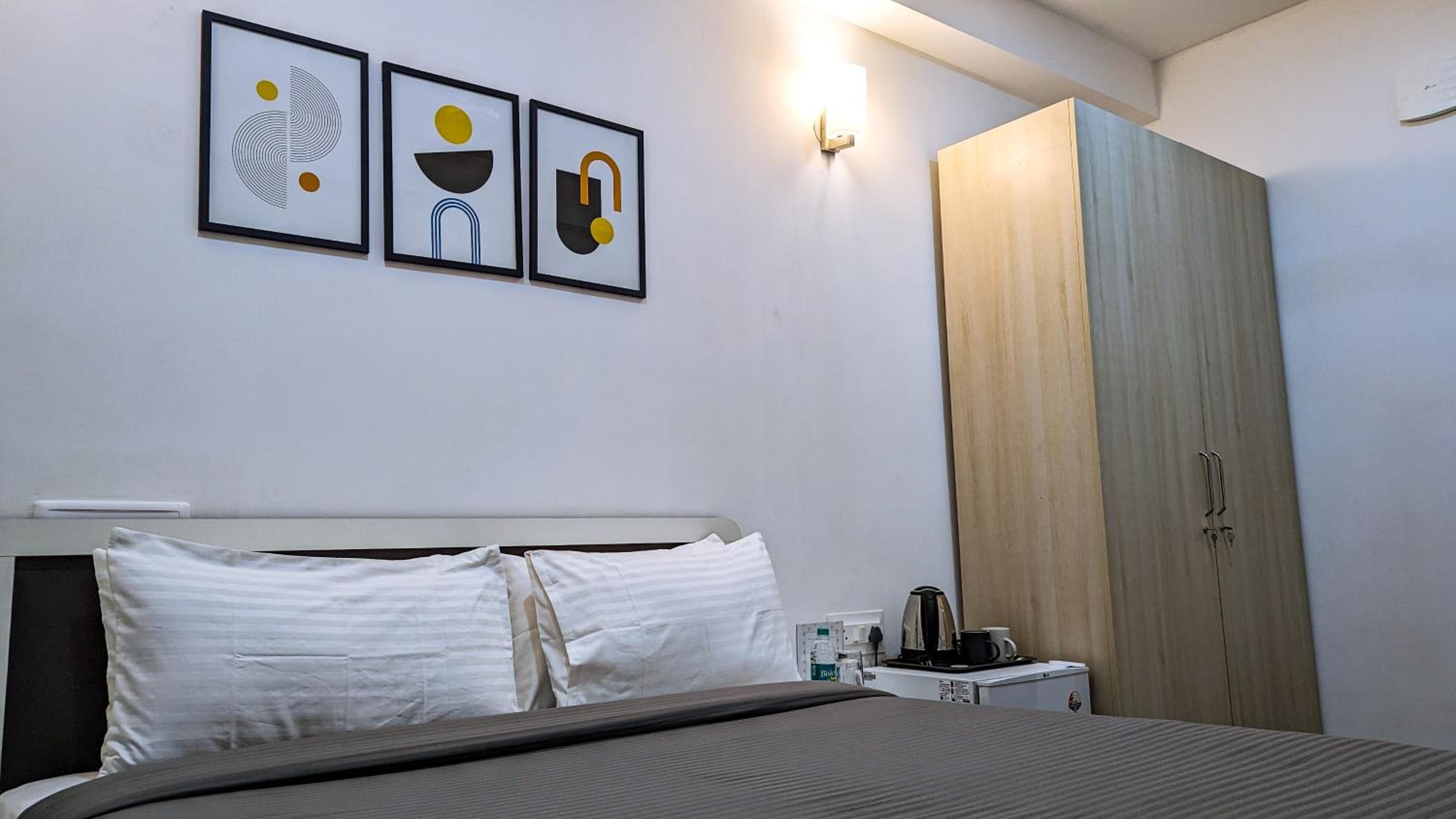 Deluxe Queen Room - Photo 2