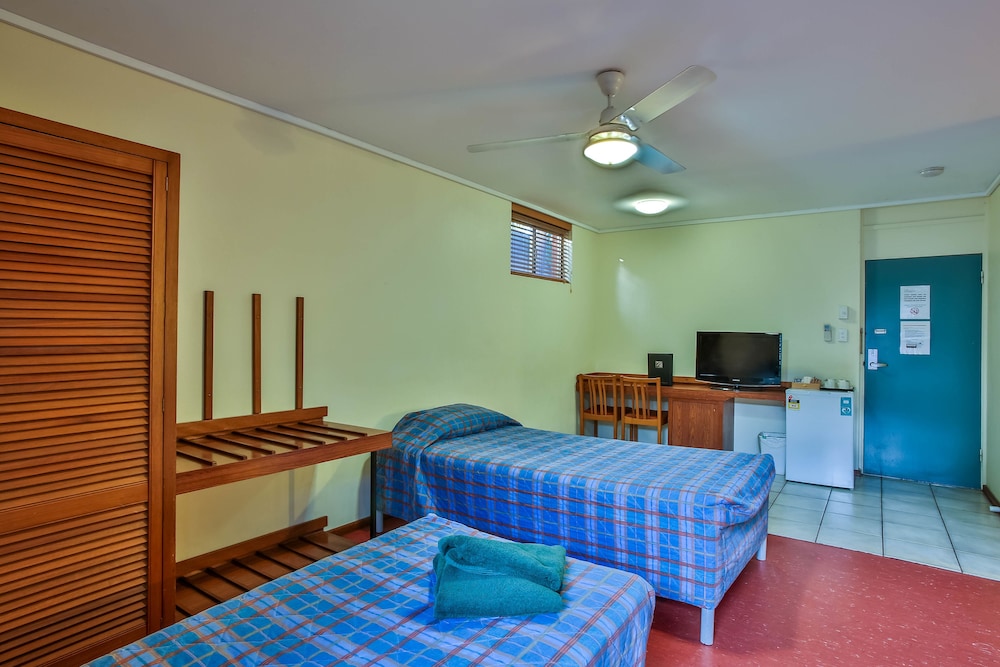 Standard Family Room - Photo 3