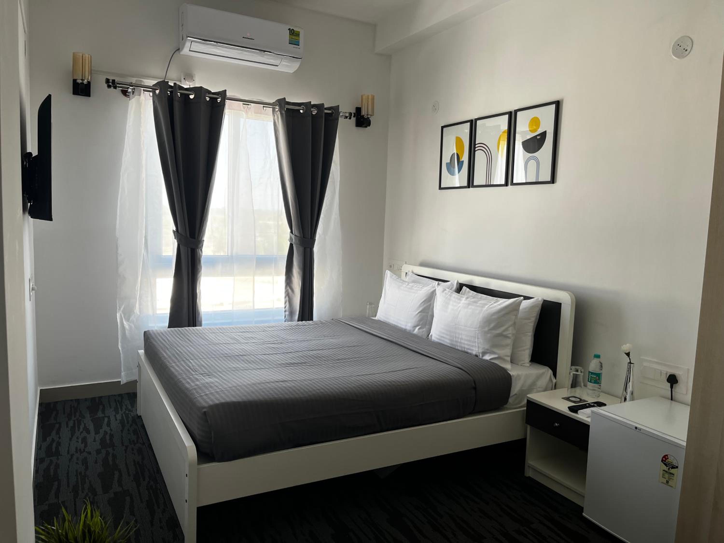 Standard Queen Room - Photo 6