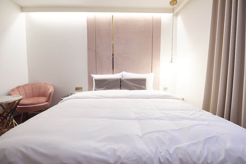 Standard Double Room - Photo 2
