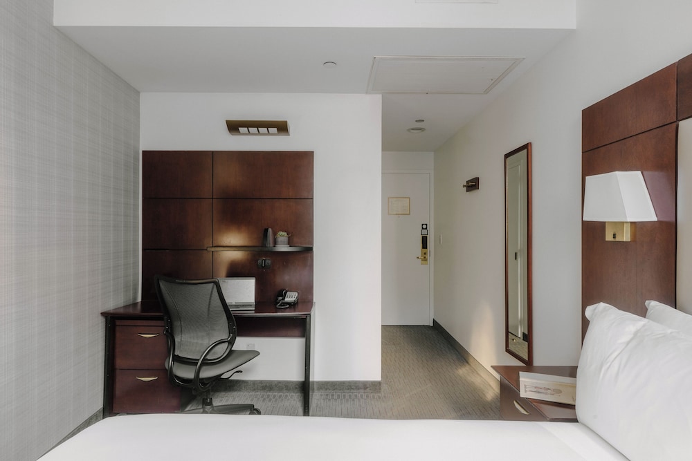 Standard Room, River View thumbnail 6