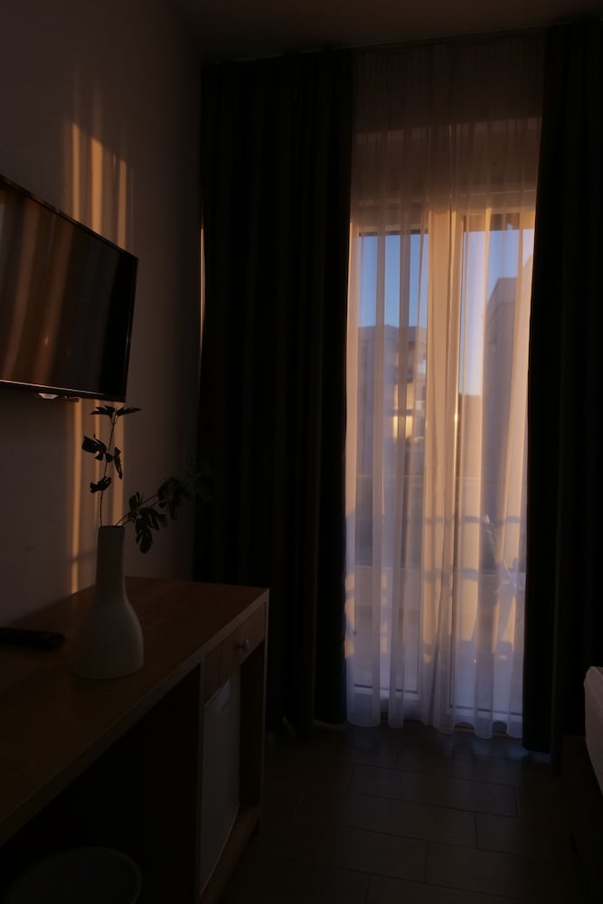Classic Double-Garden/City View