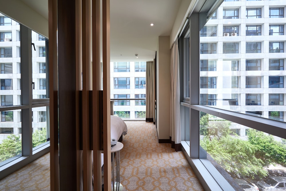 Senior Room, 1 Queen Bed, City View