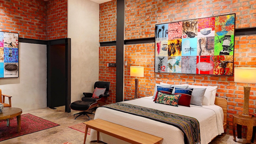 Premium Suite - Photo 8