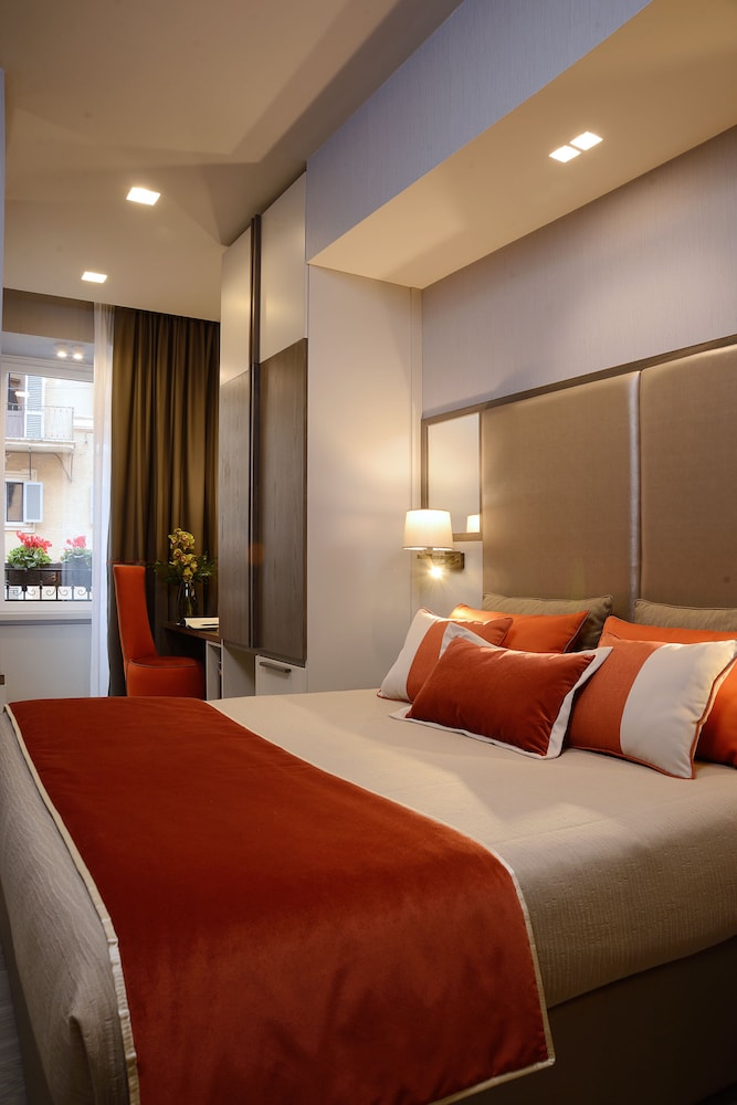 Superior Suite, Courtyard View photo 3