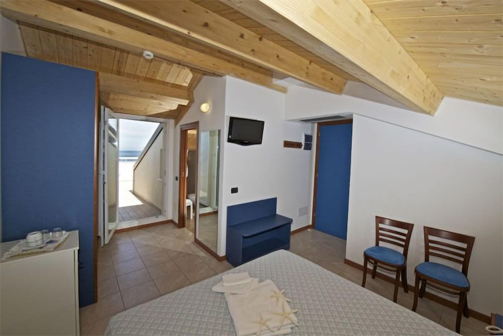 Quadruple Room photo 2