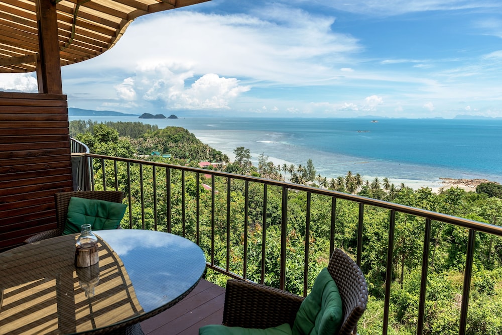 Sea View Suite - Photo 2