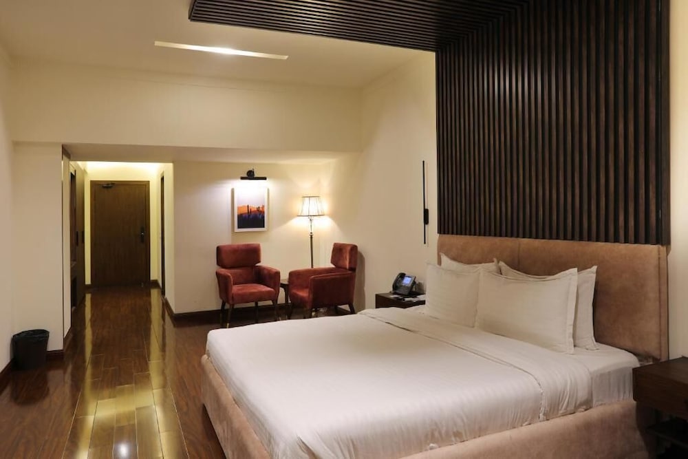 Executive Room, City View