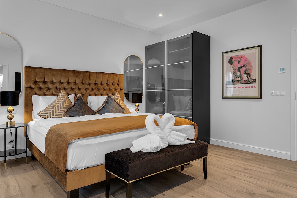 Gallery Suite - Photo 11
