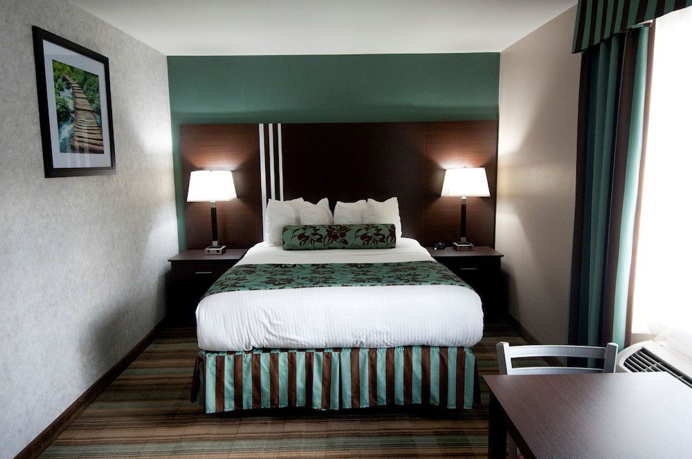 Superior Room, 2 Queen Beds photo 3