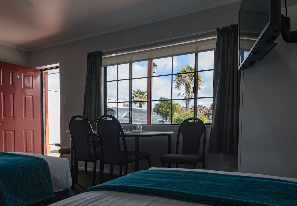 Standard Suite, 1 Bedroom, Non Smoking, Kitchenette (Unit) photo 2
