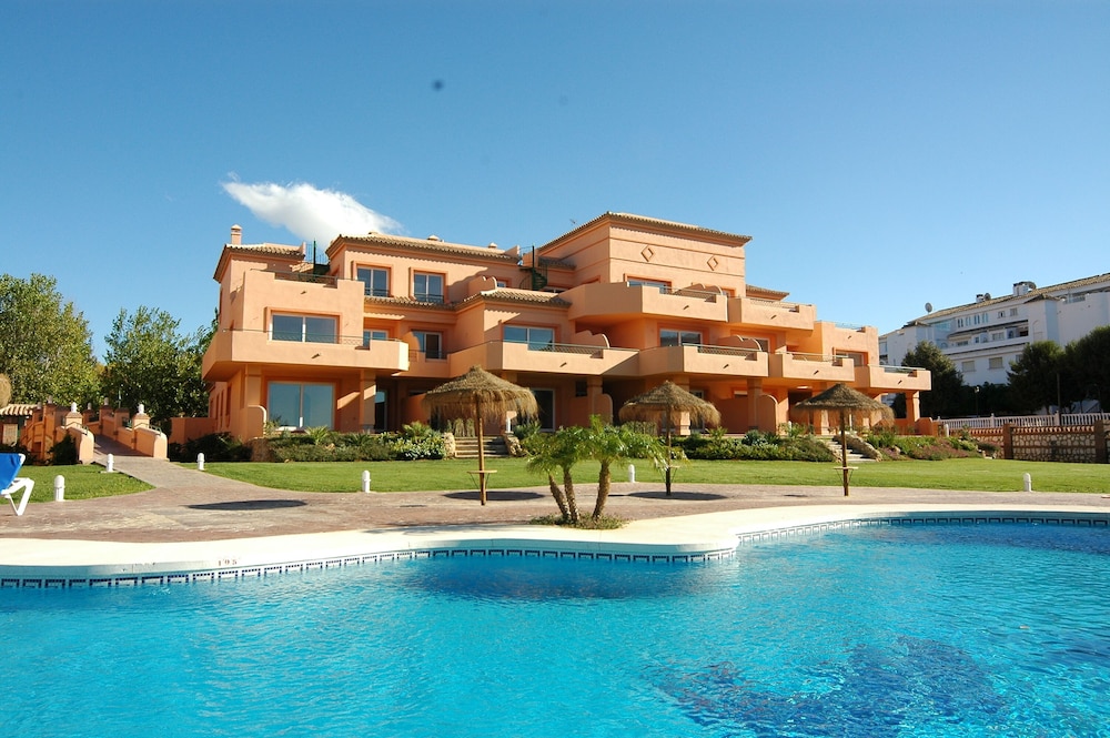 Panoramic Apartment, 3 Bedrooms, Sea View (6 pax) photo 3
