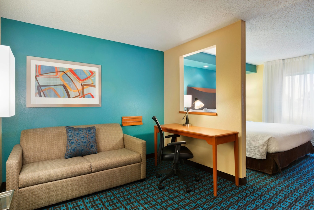 Executive Suite, 1 King Bed with Sofa bed photo 2