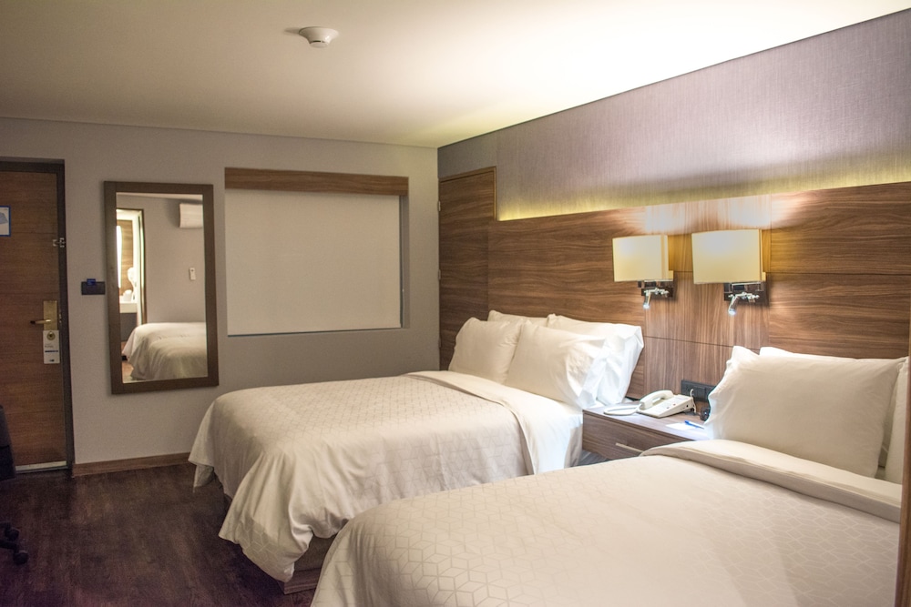 Standard Room, 2 Double Beds - Photo 1
