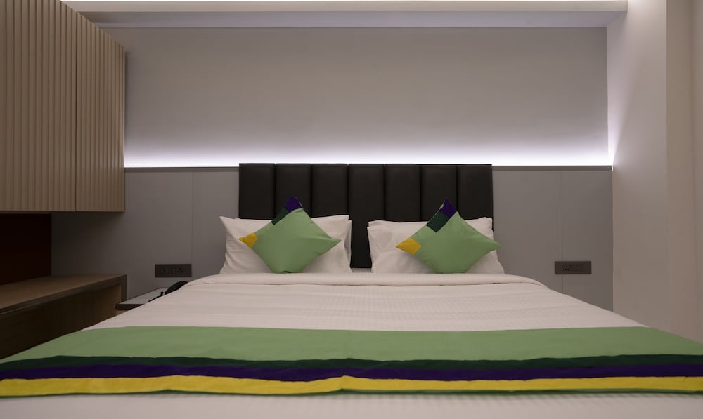 Standard Double Room, Non Smoking - Photo 8
