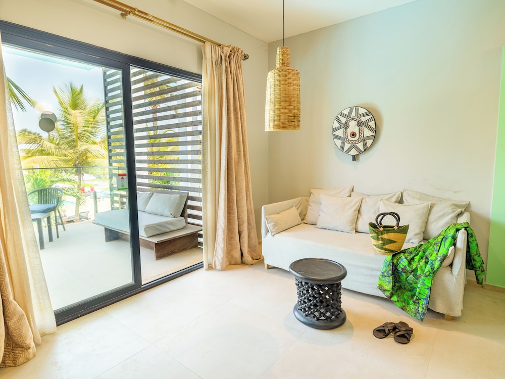 Premium Room, Pool View - Photo 9