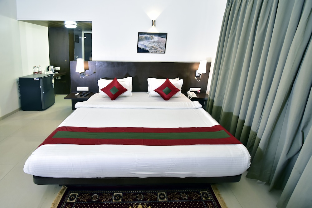 Deluxe Room - Photo 1