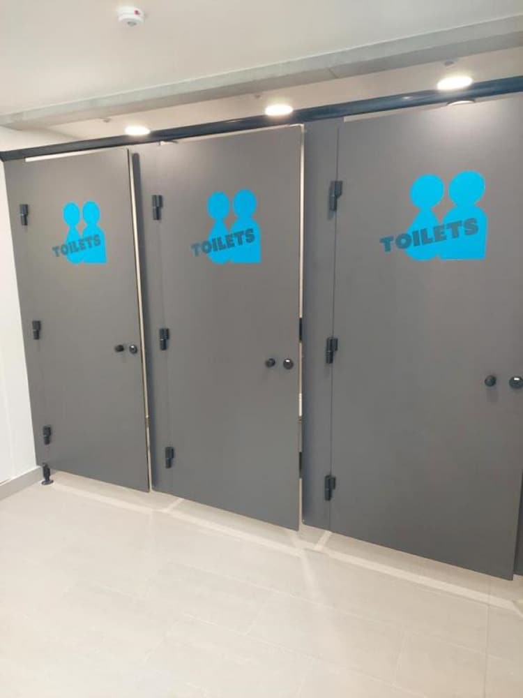Private dormitory for 6 persons with shared bathroom photo 2