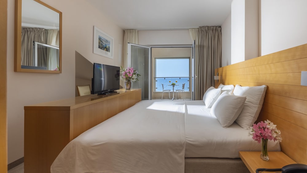 Premium Double Room, Balcony, Sea View - Photo 3