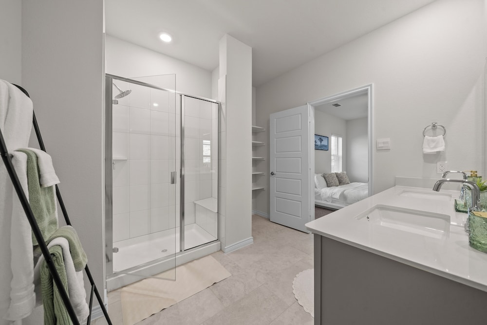 Luxurious 4-Bed Home in Aubrey TX, Billede 33