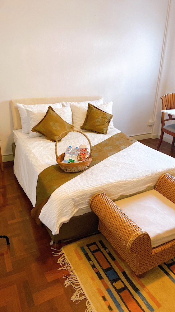 Premier Double Room, 1 Queen Bed, Refrigerator & Microwave photo 1