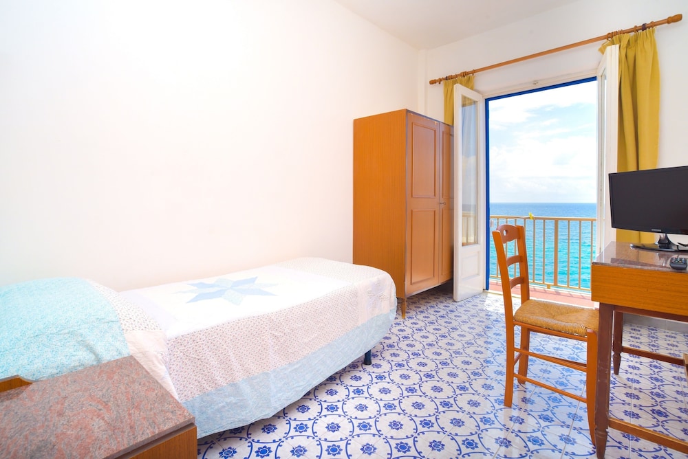 Standard Single Room, Sea View