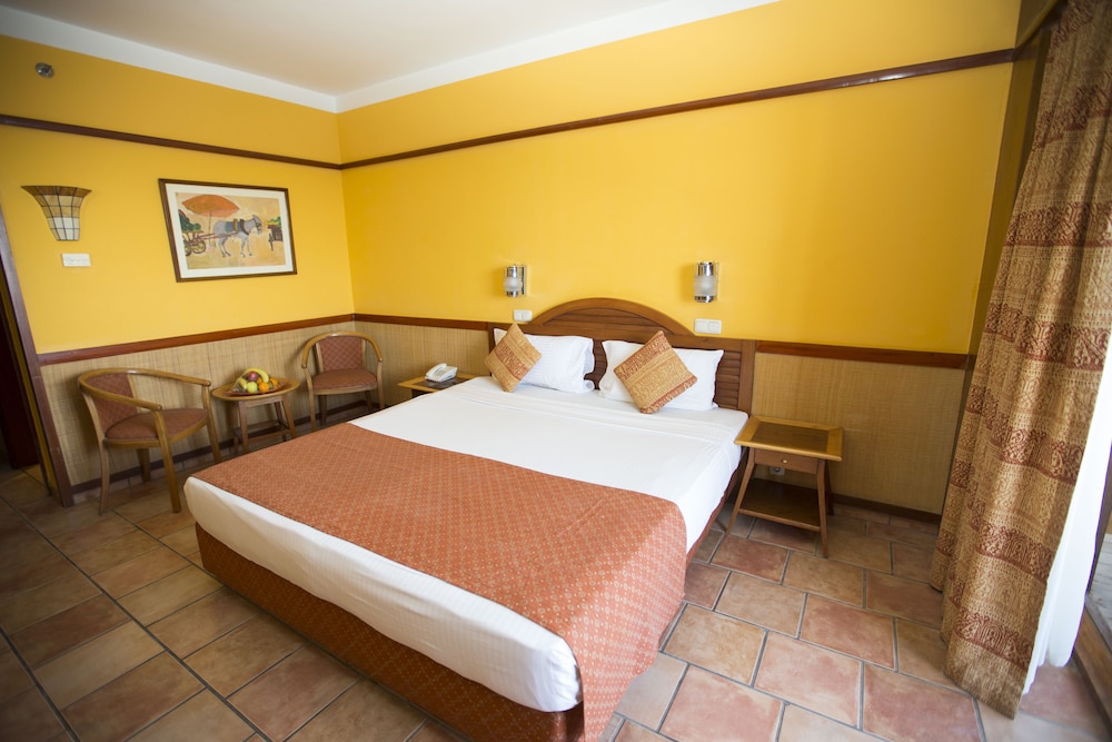 Superior Single Room, Partial Sea View