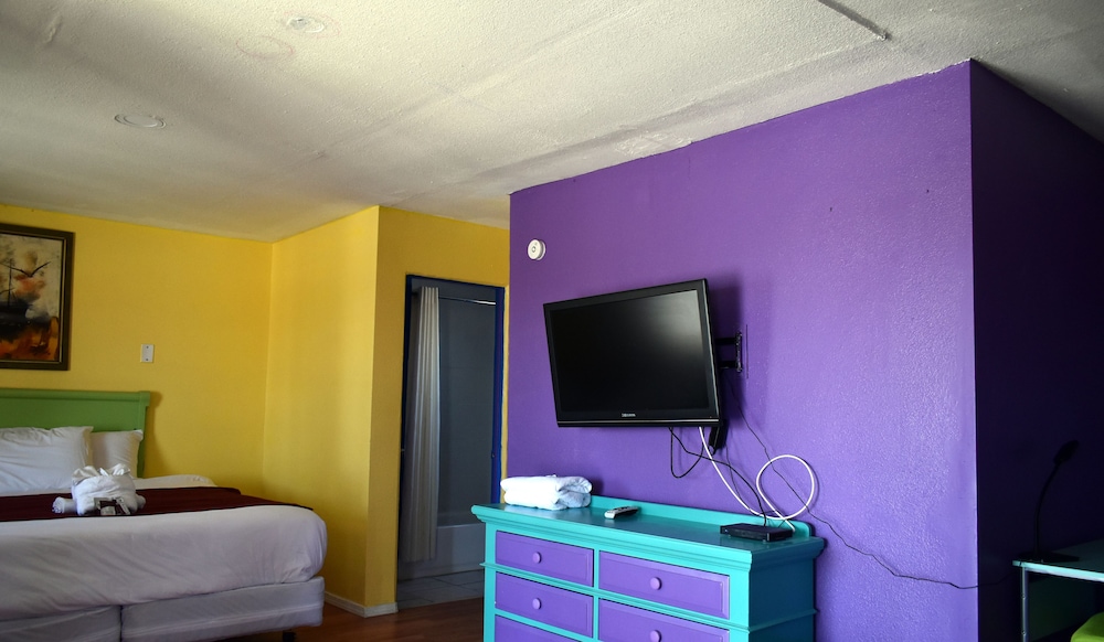 Room, 1 Queen Bed photo 2
