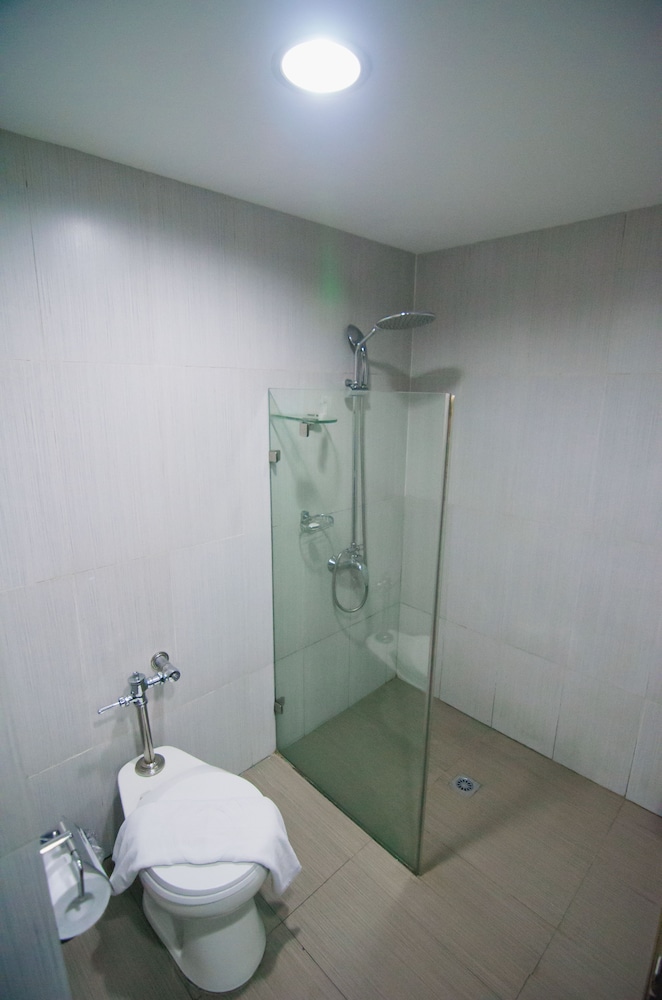 Basement Room photo 3