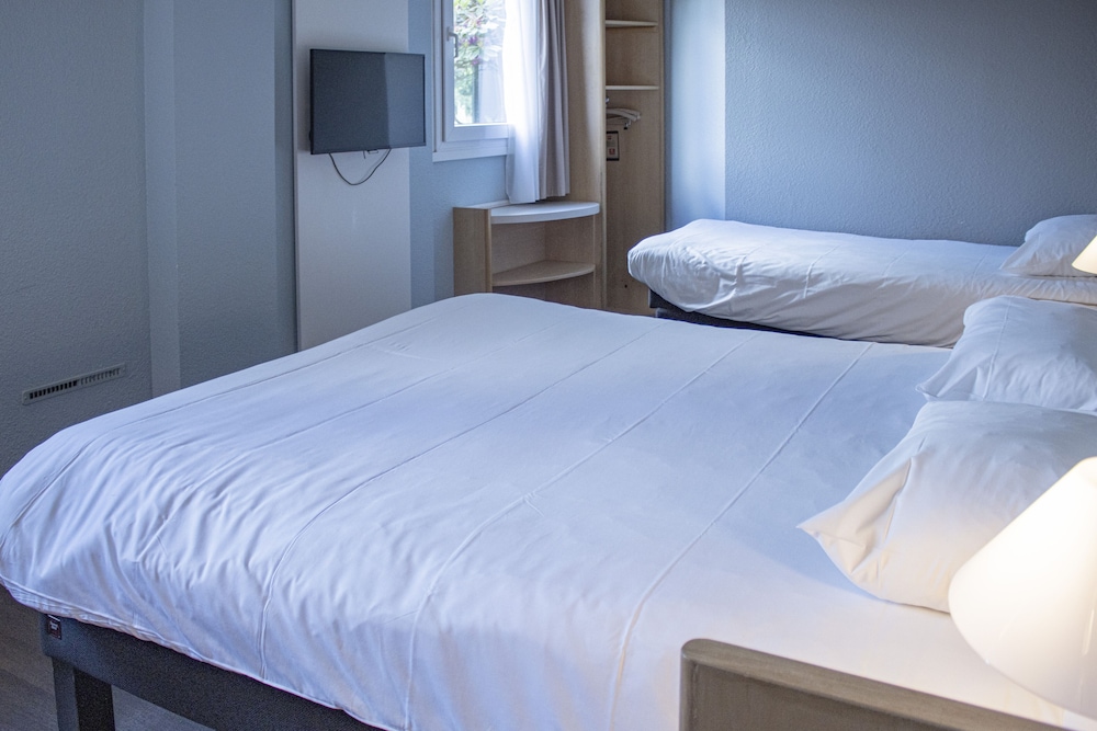 Room, Multiple Beds - Photo 5