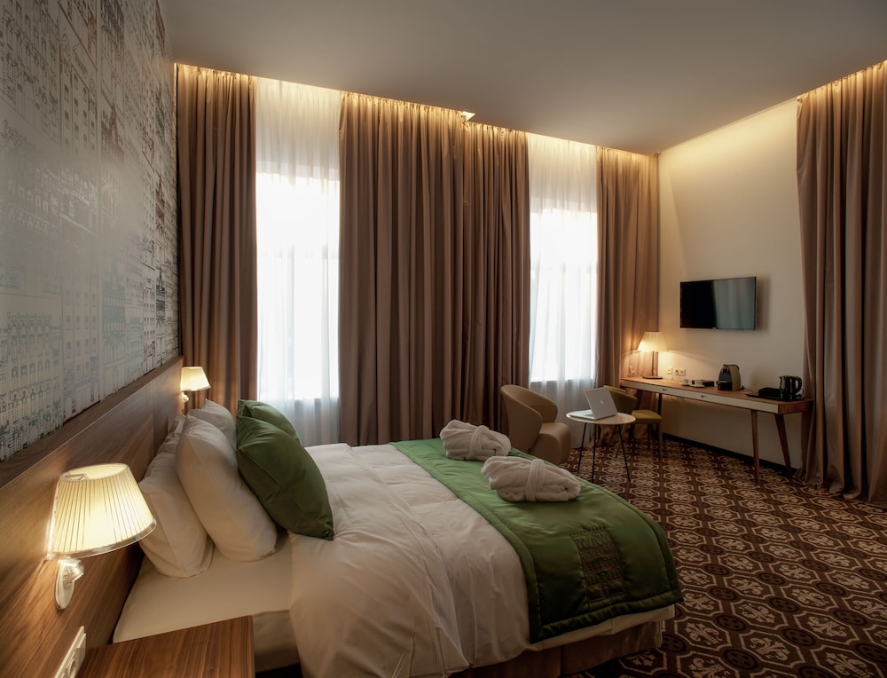 Privilege, Room, 1 King Bed, Non Smoking photo 2