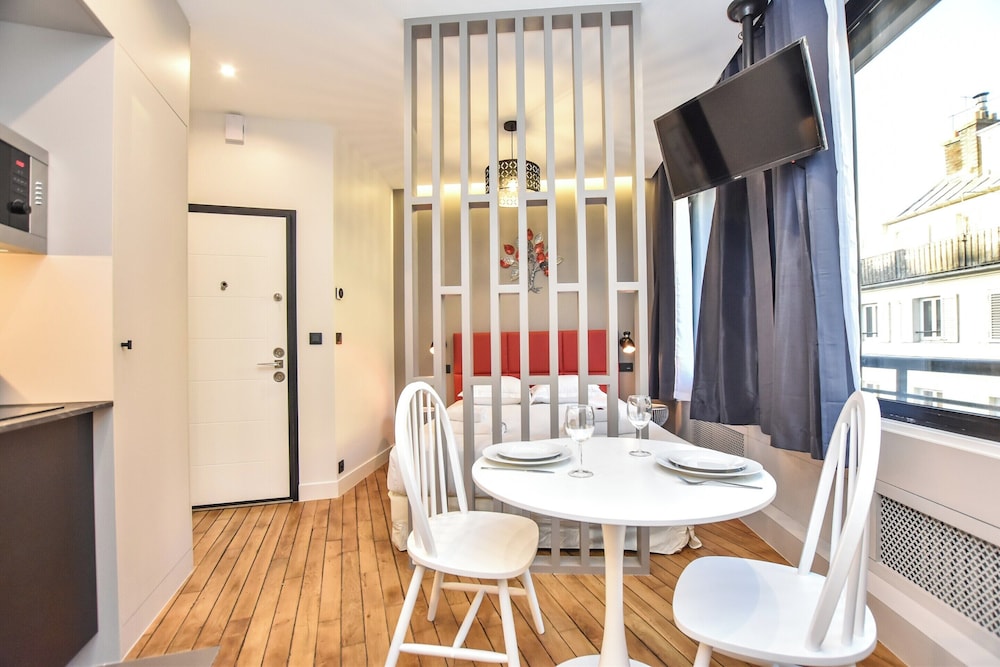 Apartment photo 2