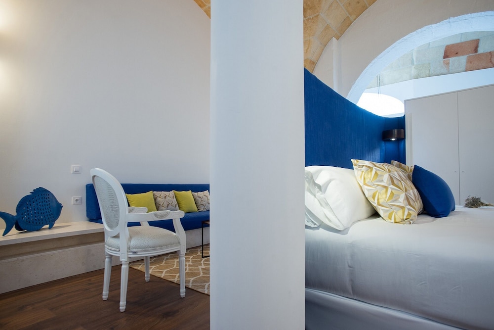 Deluxe Suite, Terrace - Photo 13