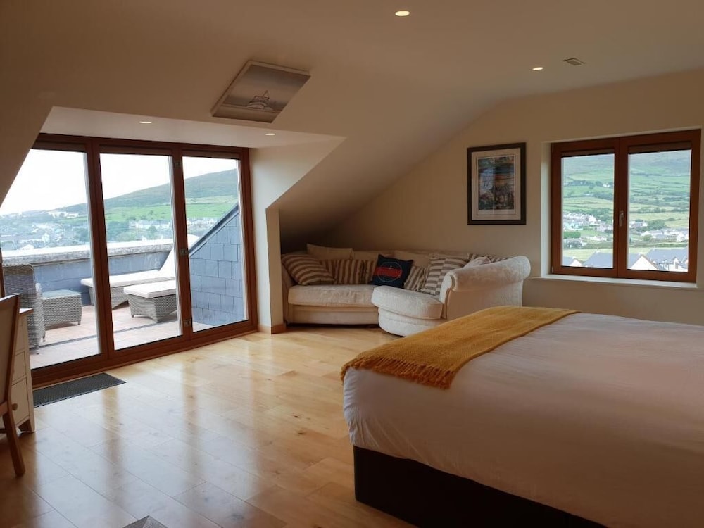 Honeymoon Quadruple Room photo 1
