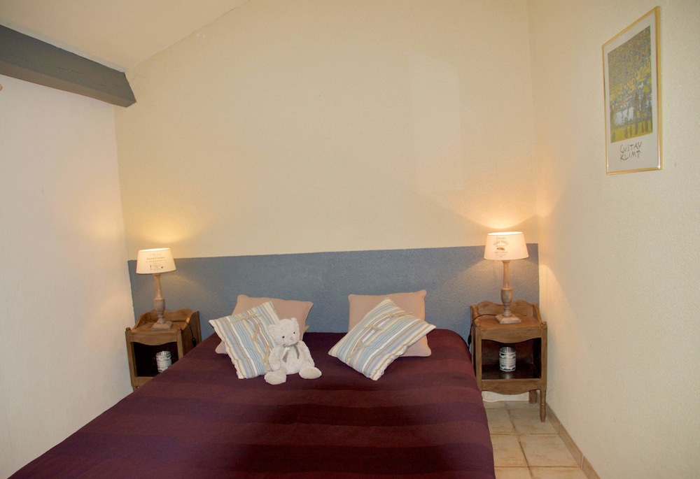 Basic Cottage, 2 Bedrooms, Kitchen, Corner (Le Four) photo 1